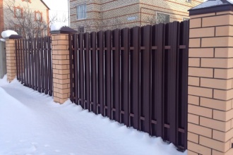 Забор из евроштакетника в шахматном порядке 30 метров фото в Софрино